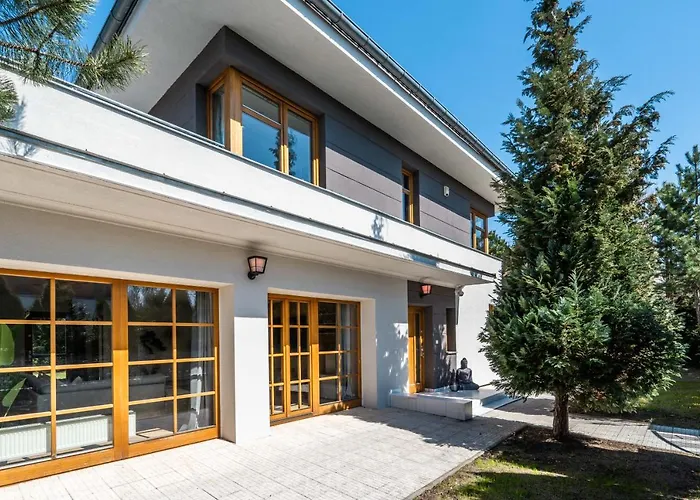 Serenity Luxusní vila s vířivkou a zahradou u Prahy
