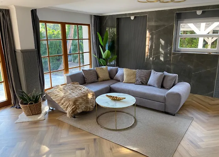 Serenity Luxusní vila s vířivkou a zahradou u Prahy
